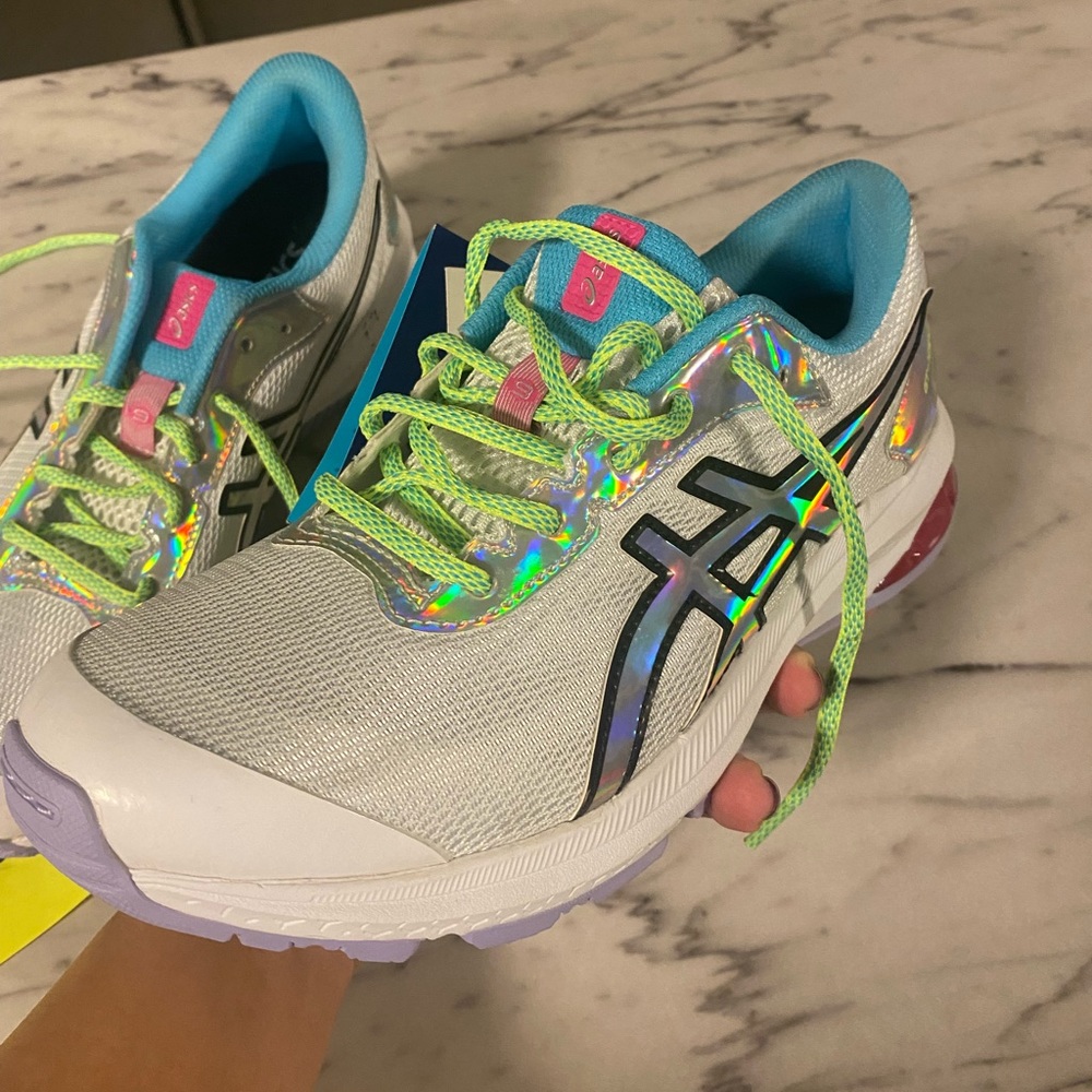 BNWT asics running shoes!